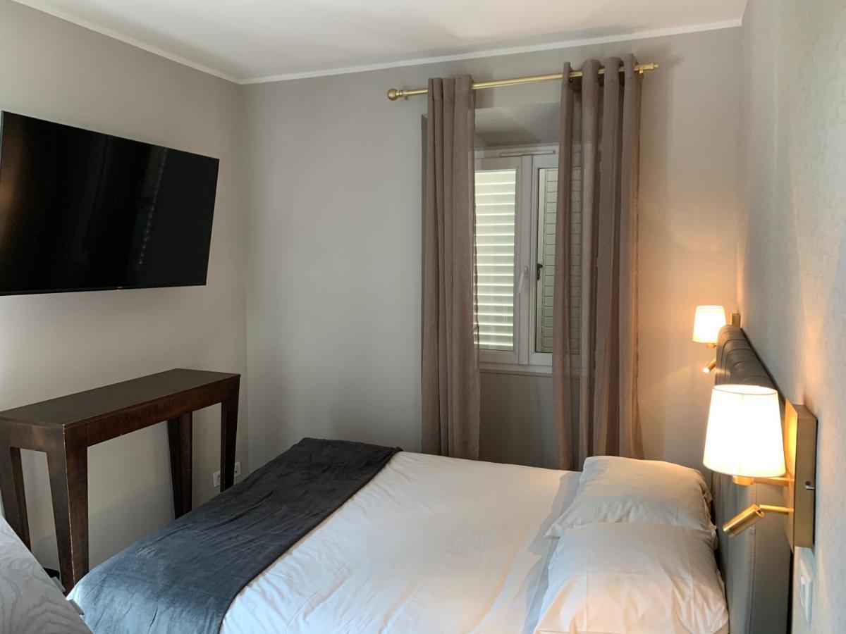 Hotel La Villa D'Èze Екстериор снимка
